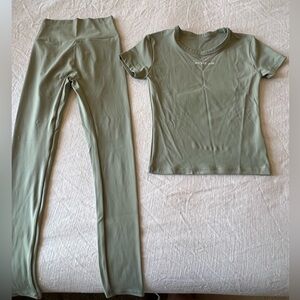 Pchee Bum workout set light green